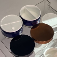 Pot en acrylique personnalisé de 50g * 2 100g Pot d'emballage cosmétique plat Pot de gel à double chambre à double compartiment Pot de crème pour le visage en plastique