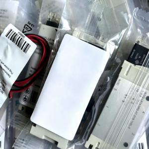 Válvula Solenoide Original 566445 Vuvg-l10a-p53c-zt-m3-1p3, Tipo de paso directo de 5/3 vías con cierre central y puertos M3 - Product Image 4