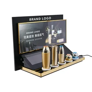 Soporte <span class=keywords><strong>de</strong></span> exhibición cosmético <span class=keywords><strong>de</strong></span> metal y acrílico personalizado con sensor y pantalla LCD - Product Image 4
