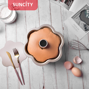 Suncity Flower-Shaped Cake Mold 8 Inch Non-Stick Baking Pan For Oven Use - Product Image 4