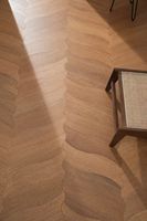 Parquet multicouche moderne à motif de feuilles, installation facile par système T&G, qualité AA, finition noyer noir lisse, usage intérieur, contrecollé