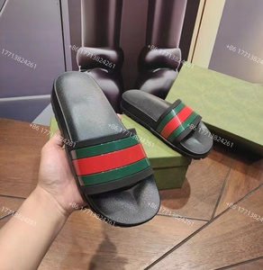 Pantofole da <span class=keywords><strong>uomo</strong></span> all'ingrosso 2025 da donna di design di lusso scivoli <span class=keywords><strong>moda</strong></span> impermeabili <span class=keywords><strong>sandali</strong></span> da donna in plastica personalizzati - Product Image 3