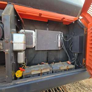 Macchinario Professionale per Scavi ad Alta Efficienza, Modello Hitachi 240 Usato con Sistema Idraulico Avanzato - Product Image 6