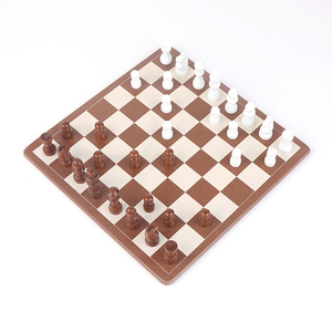 Ensembles de jeux <span class=keywords><strong>d</strong></span>'échecs en bois classiques faits à la main à bas prix 3 en 1 plateau <span class=keywords><strong>d</strong></span>'échecs pliable 3D jouet <span class=keywords><strong>pour</strong></span> <span class=keywords><strong>d</strong></span>ébutants <span class=keywords><strong>pour</strong></span> enfants - Product Image 1