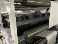 Máquina Automática de Impresión Flexográfica y Troquelado para Etiquetas de Vasos de Papel, con 2, 3 y 4 Colores UV, para Rollos Grandes de Papel Web