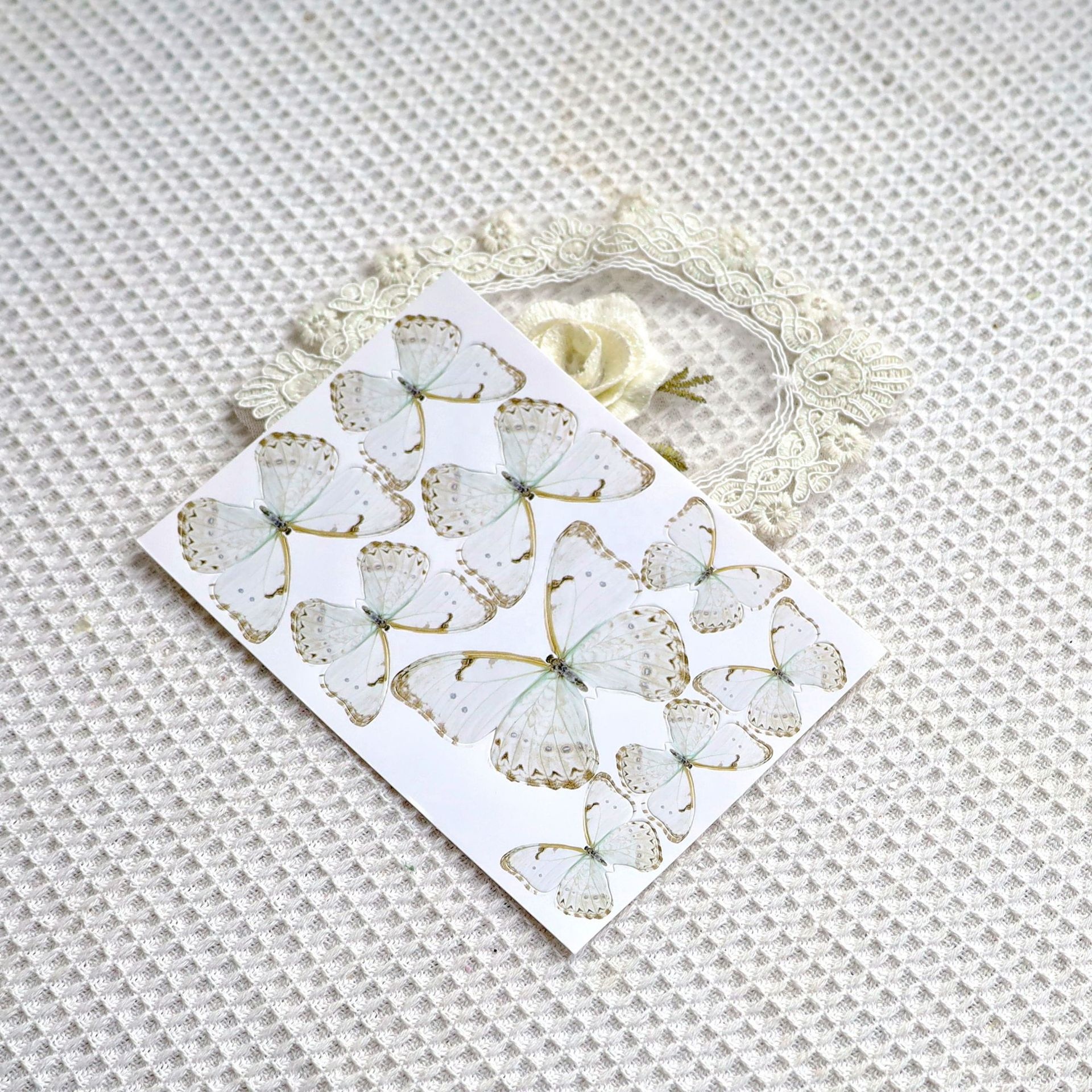 Nayyana 48 pezzi 2 stili, decorazione da parete con farfalle rimovibili, decorazione per torte, 3D, decorazioni per compleanni, baby shower