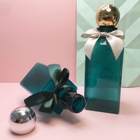 Bouteille de lotion en plastique PETG carrée personnalisée de 60 ml, 250 ml, 400 ml avec bouchon à bille doré pour l'emballage du shampoing