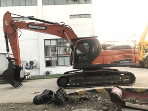 Excavatrice sur chenilles d'occasion DOOSAN DX225LC avec moteur puissant et moteur électrique inclus, certifiée CE ISO EPA EURO5 - Product Image 2