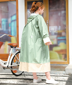 Imperméable pour adulte Style long Veste de pluie imperméable pour femmes pour les voyages et les visites en plein air Poncho de pluie personnalisé résistant pour la pluie lourde - Product Image 3