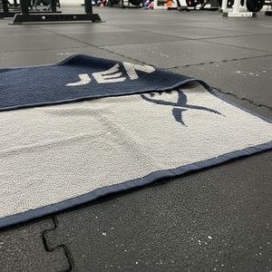 <span class=keywords><strong>Asciugamano</strong></span> per Panca Fitness 100% Cotone Personalizzato con Cappuccio, Tasca con Zip, Logo Ricamato, Senza MOQ, <span class=keywords><strong>Asciugamano</strong></span> Sportivo da <span class=keywords><strong>Palestra</strong></span> - Product Image 3