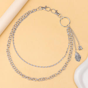 Cadena de cintura con colgante de campana navideña estilo europeo, cadena corporal de metal retro punk unisex, diseño de doble anillo en color plateado - Product Image 3