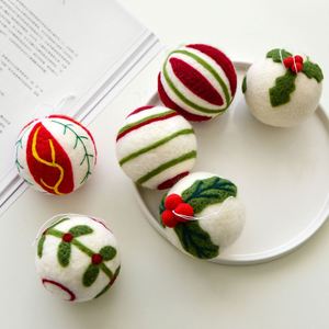 Bolas de Fieltro de Lana con Diseño de Cereza Navideña, Accesorios para Manualidades, Decoración para Ropa, Zapatos, Sombreros y Peluquería para Niños - Product Image 3