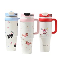 Agent d'achat de boissons Nouvelle tasse à eau à motif mignon de grande capacité Thermos Big Mac de grande valeur avec ventouse Article ménager