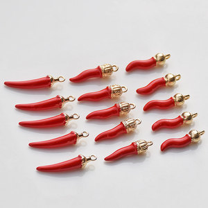 Pendentif en forme de piment rouge en alliage de zinc, breloque à thème pour la fabrication de bijoux DIY, accessoire de mode unisexe - Product Image 3