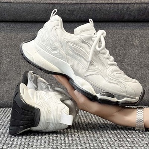 Chaussures décontractées pour homme, style nouveau, semelle épaisse, tendance et polyvalentes, blanches, chaussures de sport à la mode. - Product Image 4