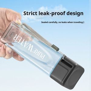 Bouteille d'eau carrée portable en plastique transparente de 500 ml avec logo personnalisé, élégante et pratique, idéale pour les étudiants et le sport - Product Image 3