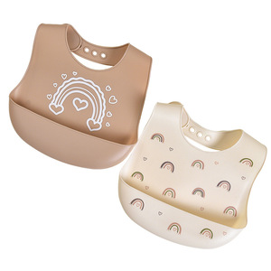 Babero de Silicona Impermeable para Bebés con Diseño de Arcoíris y Corazón, Súper Suave, Portátil y Antisuciedad - Product Image 5