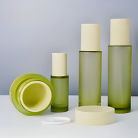Individuell Gefärbtes Zylinder-Glasgefäß & Lotion-Flasche mit Holzmaserung-Deckel Umweltfreundlich Recycelbar 30/50g 100ml Fassungsvermögen Individuelles Logo