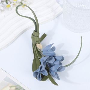 Stylish Pu Leather <b>Charm</b> Keychain Ornament Bulk Wholesale Flower Pendant for Everyday <b>Bag</b> Matching - Product Image 3