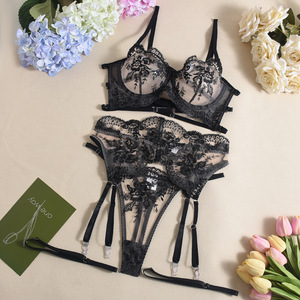 Nouvelle Robe Transparente 2026 en Maille Brodé avec Soutien-Gorge, <span class=keywords><strong>String</strong></span> et Dos Nu – Ensemble de Lingerie Sexy 4 Pièces pour Femme - Product Image 5