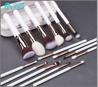 Kit Set hadiah alat rias grosir kuas rias putih berbulu lembut Set logo kustom 15 buah Set kuas rias putih