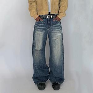 Fabricant de jeans droits coupe classique pour hommes, style urbain, personnalisés en gros, avec délavage clair, déchirés et en denim oversize - Product Image 1