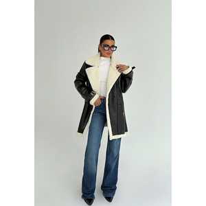 Chaqueta Negra con Detalle de Cremallera para Mujer - Product Image 3