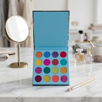 Palette à paupières vide personnalisable à trois volets avec miroir, emballage OEM, étui magnétique 3 compartiments pour maquillage DIY, vente en gros
