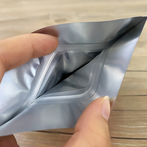 Sacs d'emballage de tampons refermables en plastique de haute qualité Sacs d'emballage de coupe menstruelle avec pochette pour sous-vêtements avec zip-lock - Product Image 4