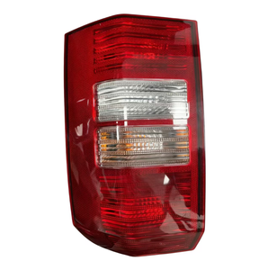 Nueva Bombilla de Luz Trasera Roja XMAXVISION de 12V para Patriot 2007-2011, Repuesto de Posventa con 1 Año de Garantía - Product Image 1