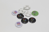 SUNLAN Logo Personnalisé Impression 25mm NFC Tag NFC Médias Sociaux Téléphone Tags Étanche Époxy RFID Actif Google Review NFC Tag