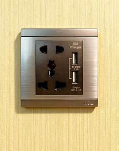 Prise universelle MGA en acier inoxydable 304, cuivre, ignifuge, PC, SPCC, fer, avec chargeur USB - Product Image 5