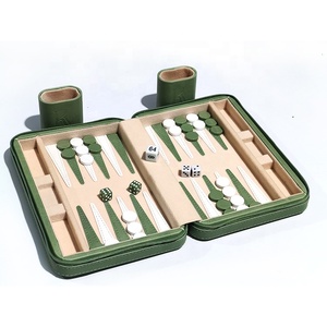 Mini <span class=keywords><strong>gioco</strong></span> da viaggio <span class=keywords><strong>a</strong></span> <span class=keywords><strong>dama</strong></span> magnetica e tavola da 9 pollici in elegante custodia in similpelle classico <span class=keywords><strong>gioco</strong></span> da tavolo di strategia - Product Image 4