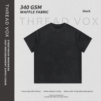 T-shirt à manches courtes col rond en tissu gaufré surdimensionné, teint et délavé, avec bords bruts, personnalisable OEM par THREAD VOX
