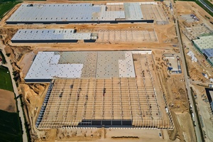 Entrepôt moderne <span class=keywords><strong>en</strong></span> structure acier PEB sur mesure avec conception <span class=keywords><strong>à</strong></span> portée libre et résistance sismique pour ateliers - Product Image 3