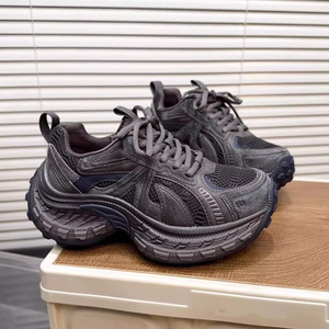 Zapatillas de running de malla personalizadas Factory Trend, transpirables, con doble suela de TPU, estilo deportivo con cordones y característica antideslizante para parejas - Product Image 1