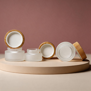 Pots cosmétiques solaires en bambou avec fonction double sortie USB pour le camping, la randonnée, les voyages et l'alimentation de secours d'urgence - Product Image 4