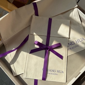 Bolsa de Algodón Natural Reciclable Chuanghua con Borde de Encaje y Cinta de Seda, Impresión Serigráfica para Empaque de Ropa, Logotipo Personalizado - Product Image 1
