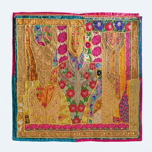 Patchs brodés en soie avec des détails de couture décoratifs et un tissu élégant, idéaux pour les vêtements, les sacs, les vestes et les accessoires. - Product Image 1