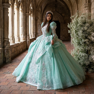 Vestido de Quinceañera Moderno Verde Brillante con Escote Romántico, Vestido de Fiesta Personalizado con Encaje, Cuentas y Cristales Xs114 - Product Image 1