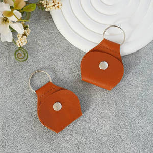 Porte-clés personnalisé en cuir véritable Crazy Horse avec rivets métalliques, porte-clés de voiture, logo personnalisé, fait main, écologique, durable, uni - Product Image 3