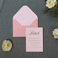 Suite d'invitations de mariage de luxe rose poudré avec dorure à chaud or, motif orchidée, avec enveloppe doublée et cartes d'accompagnement