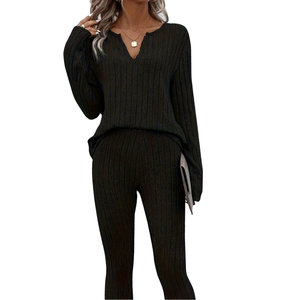 Completo Casual da Donna Autunnale in Maglia Tinta Unita, Set Due Pezzi con Maniche Lunghe e Pantaloni Aderenti alla Caviglia - Product Image 1