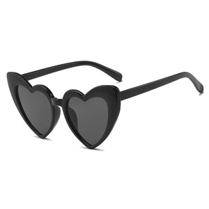 Gafas de Sol UNOC con Logotipo Personalizable, 7 Colores, Diseño de Corazón, Bisagras Metálicas, para Bodas y Fiestas, PC Blanco Rojo - Product Image 6