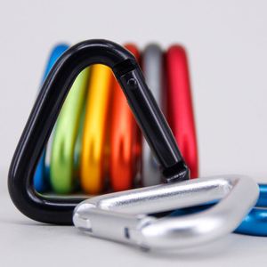 Porte-clés mousqueton triangulaire en aluminium avec logo personnalisé, crochet à ressort pour événements extérieurs et cadeaux promotionnels - Product Image 3