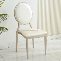 Chaise de salle à manger modulaire d'extérieur de luxe, empilable et confortable, style antique, en cuir et métal, personnalisée pour hôtel