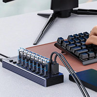 Fabrikant 7-poorts USB3.0 Hub Splitter Onafhankelijke LED-schakelaar Aluminiumlegering Hoge snelheid 5Gbps Gegevensoverdracht voor desktopgebruik