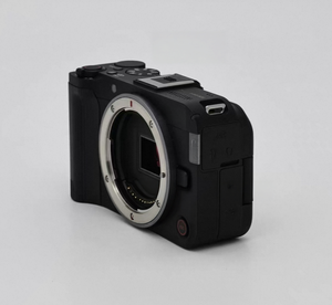 Conçue pour la vidéo — la première caméra à objectifs interchangeables de la série EOS V, la R50 V porte vos Vlogs à un niveau supérieur ! - Product Image 3