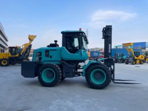 Montacargas Todoterreno 4x4 Diésel de 5 Toneladas para Terrenos Difíciles con Motor Potente y Neumáticos Neumáticos - Product Image 4