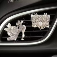 Y-1107 Décoration intérieure de voiture, clip diffuseur de parfum pour grille d'aération de voiture, motif chaussure en strass de cristal